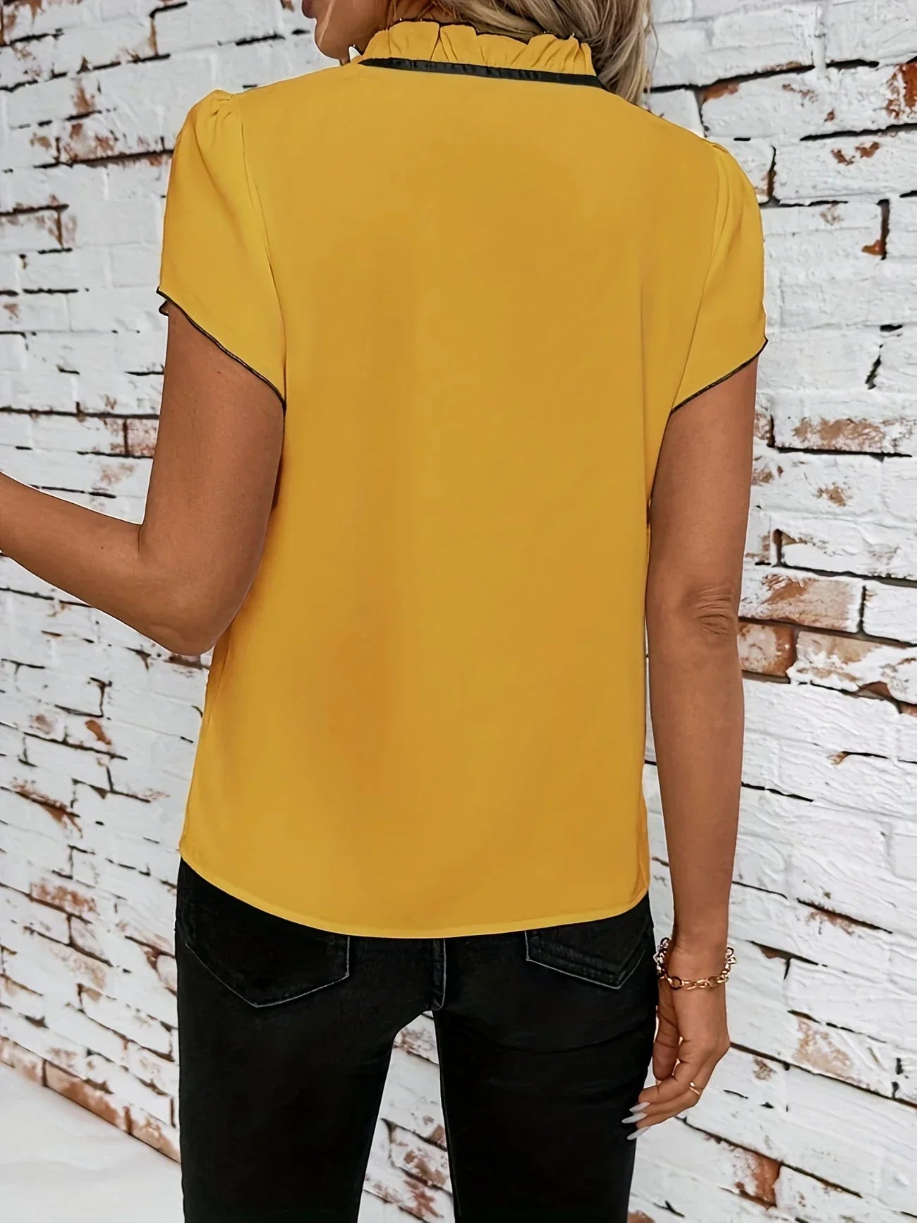 ROSEMARY | BLOUSE À MANCHES VOLANTES ÉLÉGANTES